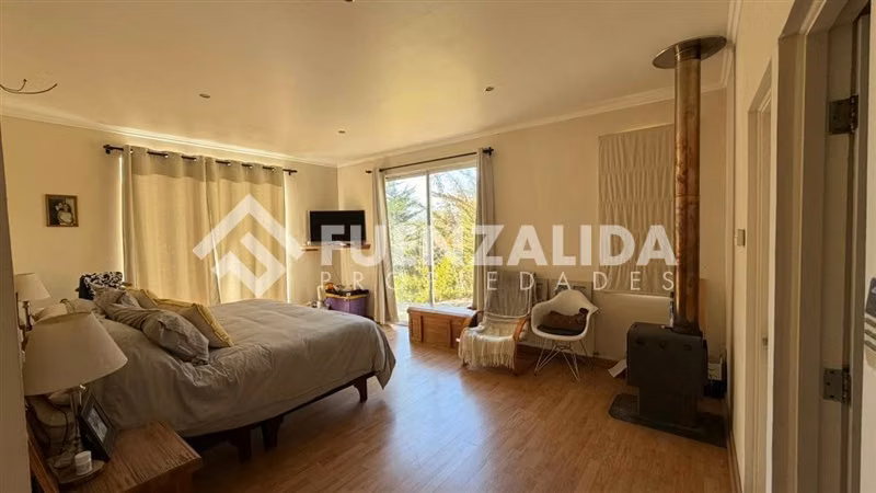 Casa en venta de 9 dorm. en Curacaví