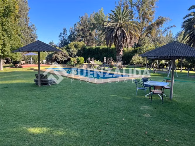 Parcela vendo 5D 4B piscina terraza Condominio Talagante