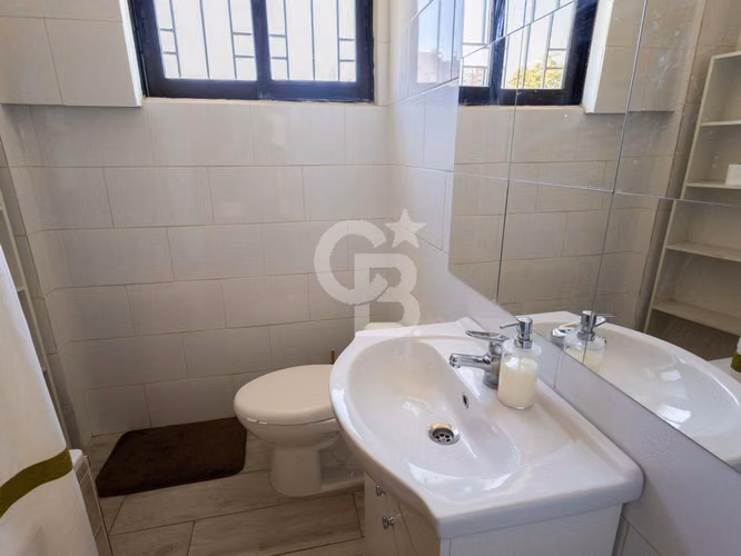 Gran Casa con Potencial para Uso Mixto | Providencia