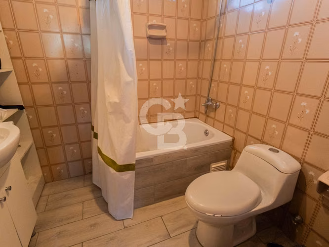 Gran Casa con Potencial para Uso Mixto | Providencia