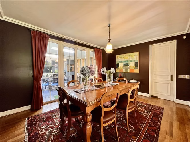 Casa en venta en Lo Barnechea. Colegio Huinganal y otros.