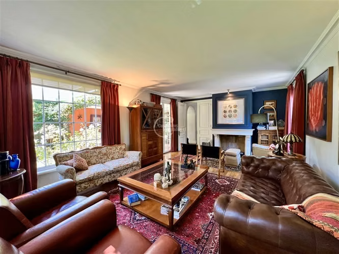 Casa en venta en Lo Barnechea. Colegio Huinganal y otros.