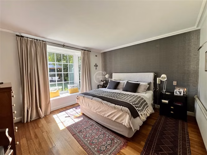 Casa en venta en Lo Barnechea. Colegio Huinganal y otros.