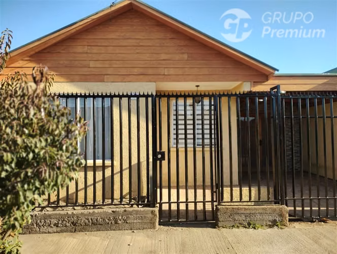 Casa en venta de 2 dorm. en San Pedro de la Paz