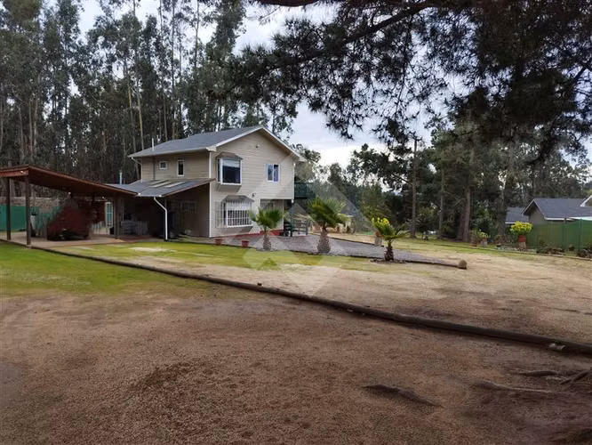 Casa en venta de 5 dorm. en Algarrobo