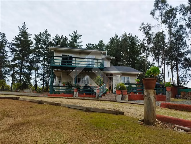 Casa en venta de 5 dorm. en Algarrobo