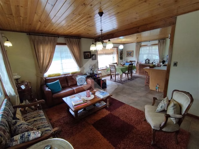 Casa en venta de 5 dorm. en Algarrobo