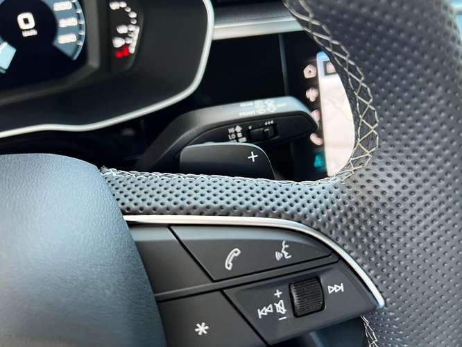 AUDI Q3 40 TFSI 2.0 S LINE  2025