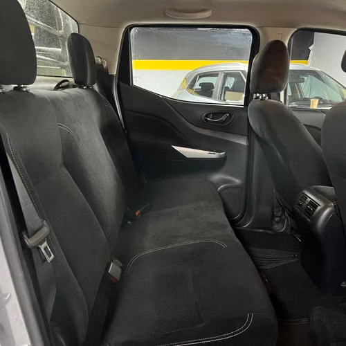NISSAN NP300 4x4
