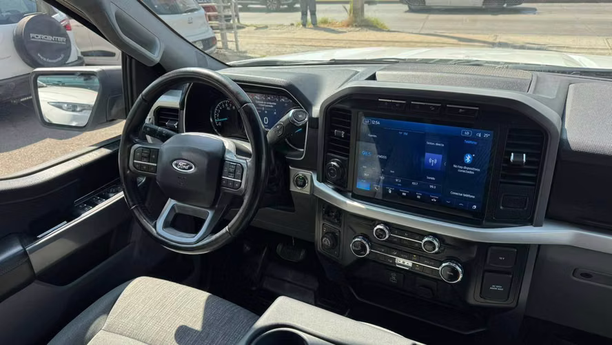 Ford F-150  XLT 4X4 5.0 AUT (2023)