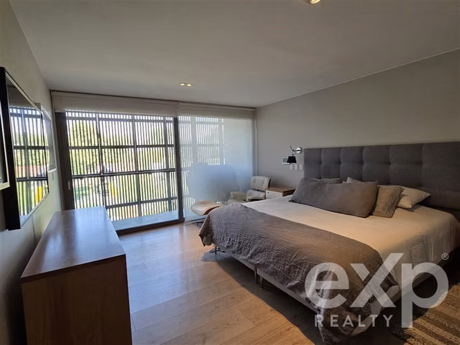 Casa mediterránea en venta. Arquitectura moderna y funcional