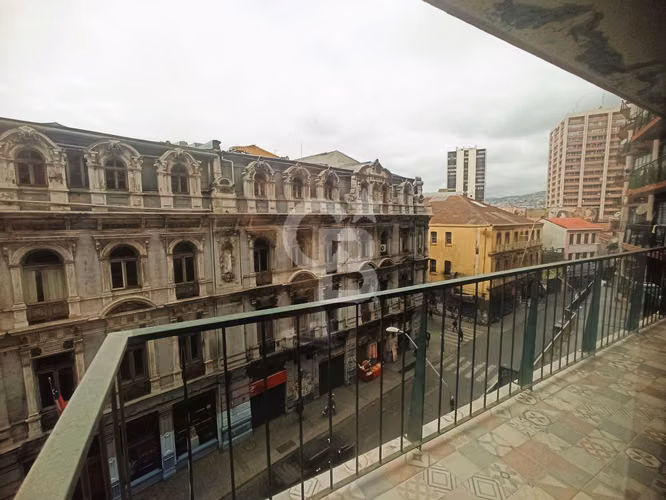Depto. Renovado Corazón de Valparaíso | 3 Dorm + 2 Baños
