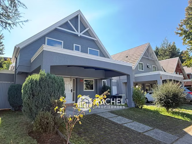 SE VENDE IMPECABLE Y REMODELADA CASA - Sector Barrio Inglés