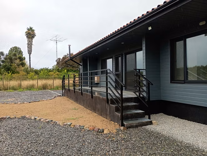 SE VENDE PARCELA RURAL CON 2 VIVIENDAS NUEVAS EN EL TAMBO