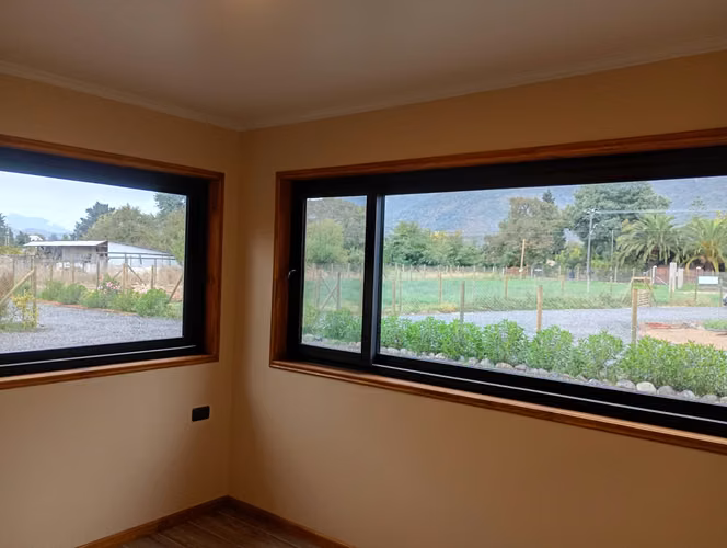 SE VENDE PARCELA RURAL CON 2 VIVIENDAS NUEVAS EN EL TAMBO