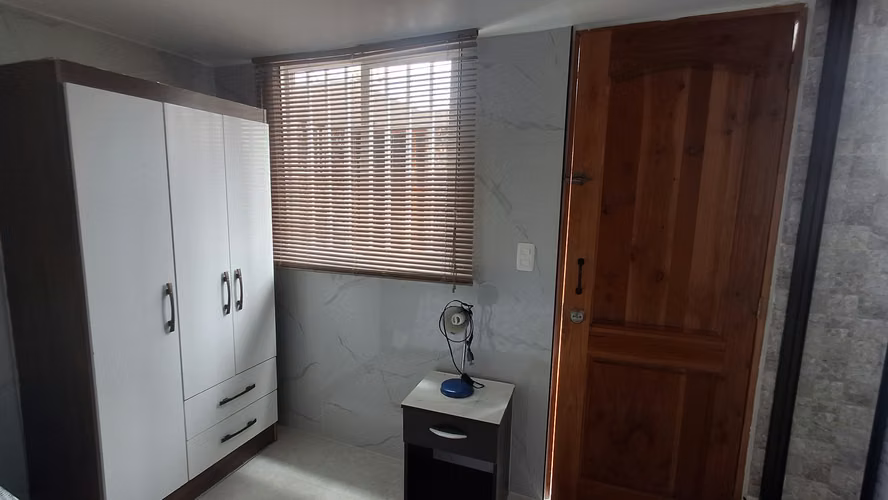 Habitación/ baño( 2,50 x 3,50 )jardines del norte