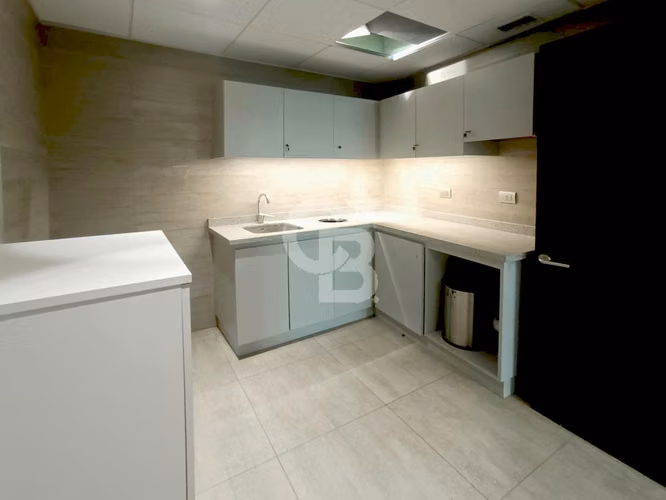 Moderna Oficina habilitada en el Centro de Santiago