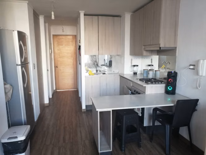 OPORTUNIDAD: Depto 2D 2B/ Metro Ecuador/ Vende su dueña
