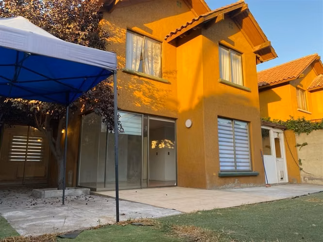 Casa venta 4 dormitorios 3 baños El Solar Arqviva, Peñalolén