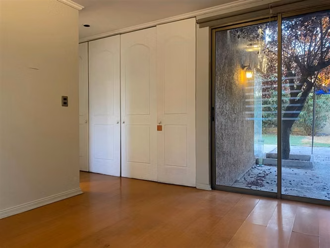 Casa venta 4 dormitorios 3 baños El Solar Arqviva, Peñalolén