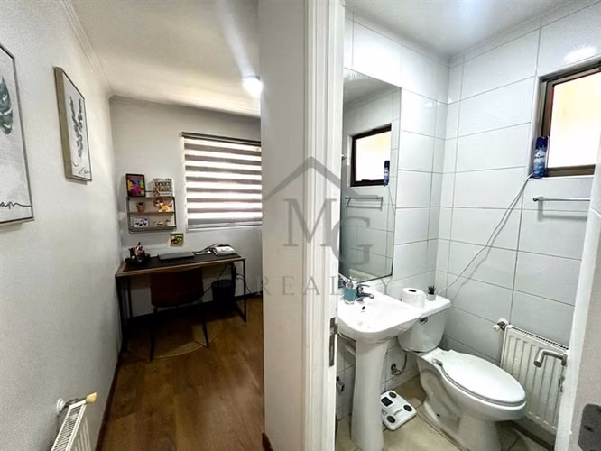 Casa en venta de 3 dorm. en Piedra Roja Colina