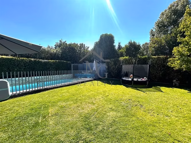 Casa en venta de 4 dorm. en Chicureo Piedra Roja Colina