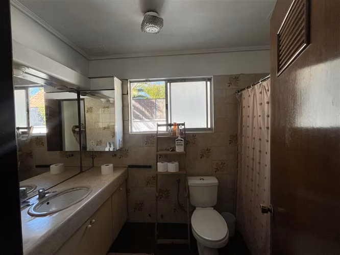 REBAJADA! Oportunidad de Inversión Casa a Remodelar