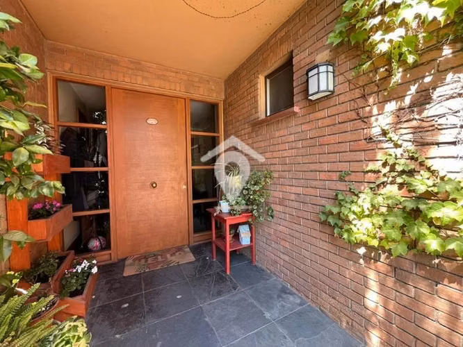Casa en venta de 5 dorm. en Colina, Colegio Highlands.