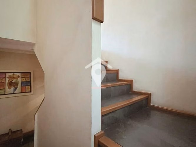 Casa en venta de 5 dorm. en Colina, Colegio Highlands.