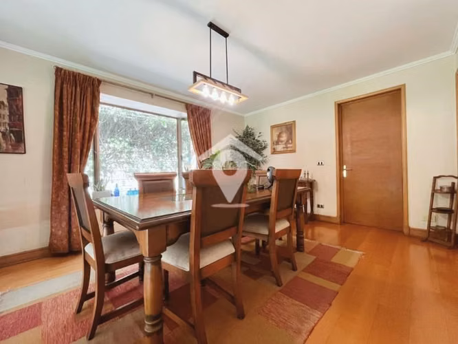 Casa en venta de 5 dorm. en Colina, Colegio Highlands.
