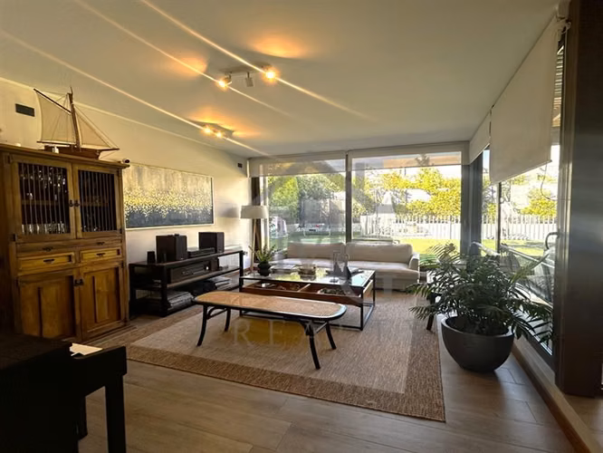 Casa en venta de 4 dorm. en Piedra Roja Chicureo Colina