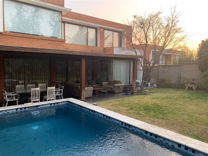 Segura en condominio no perimetral San Carlos de Apoquindo