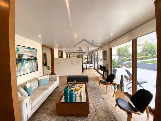 Casa en venta de 5 dorm. en Piedra Roja Chicureo Colina