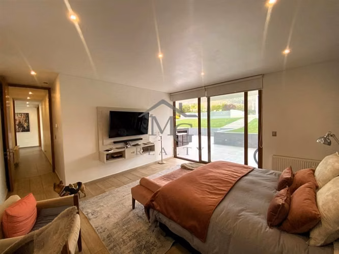 Casa en venta de 5 dorm. en Piedra Roja Chicureo Colina