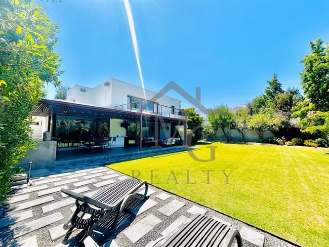 Casa en venta de 5 dorm. en Piedra Roja Colina