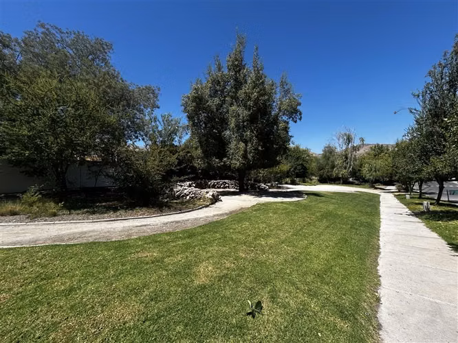 Casa en venta de 5 dorm. en Piedra Roja Colina