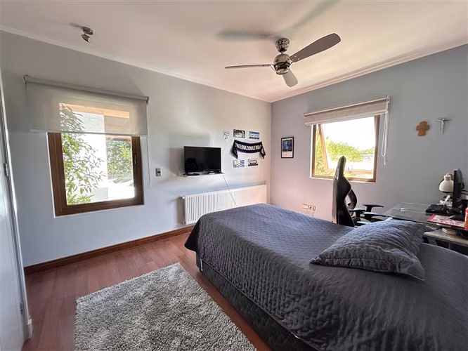Casa en venta de 5 dorm. en Piedra Roja Colina