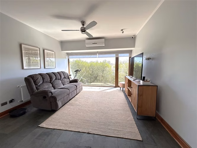 Casa en venta de 5 dorm. en Piedra Roja Colina