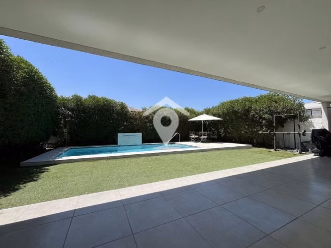 Casa en venta 3D 3B, 583 m2 ,Colegio Highlands, Chicureo