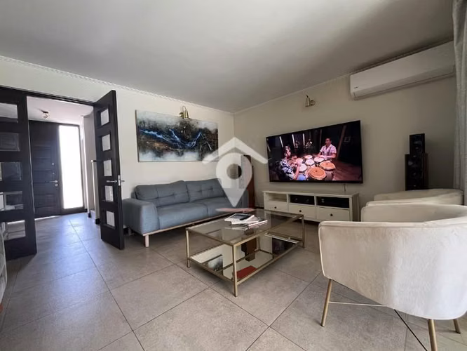 Casa en venta 3D 3B, 583 m2 ,Colegio Highlands, Chicureo