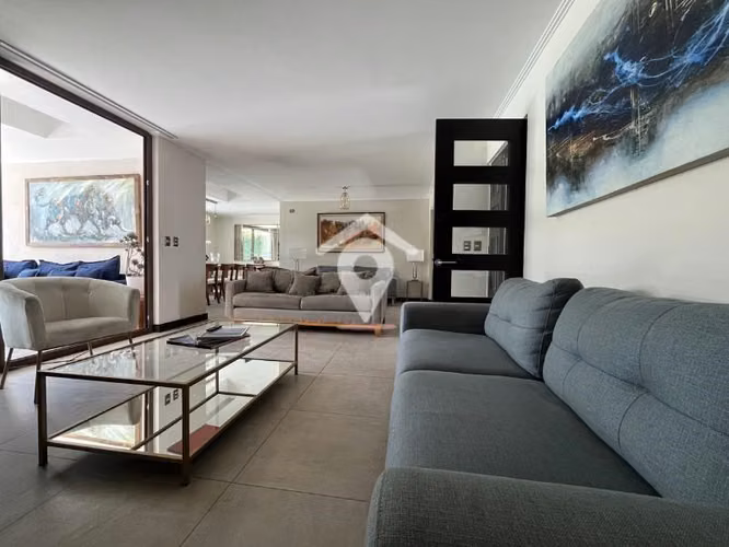 Casa en venta 3D 3B, 583 m2 ,Colegio Highlands, Chicureo