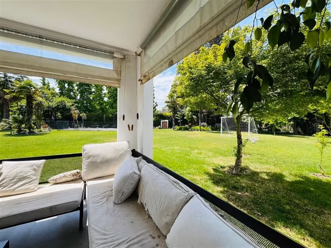 Casa en arriendo de 5 dorm. en Colina