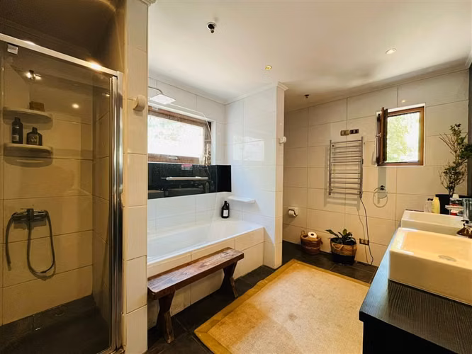 Casa en arriendo de 5 dorm. en Colina