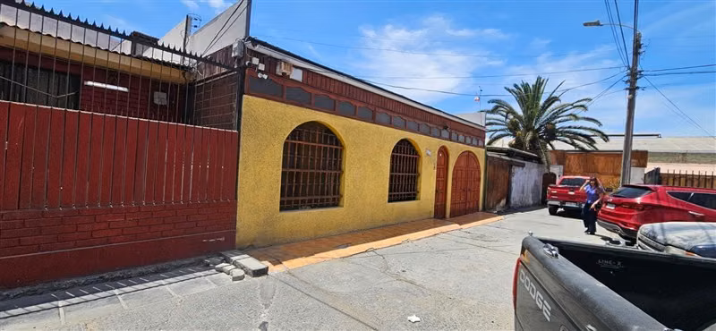 Arriendo Para Empresas Casa en Condominio en Iquique