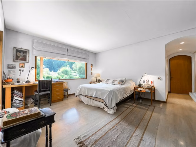 Casa en venta pasaje cerrado de 4 dorm. en La Reina Alta