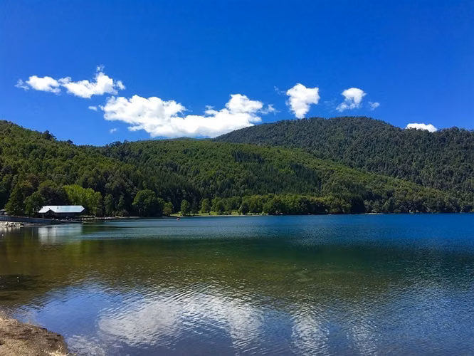 Parcelas con lago y bosque nativo en Panguipulli Puerto Fuy