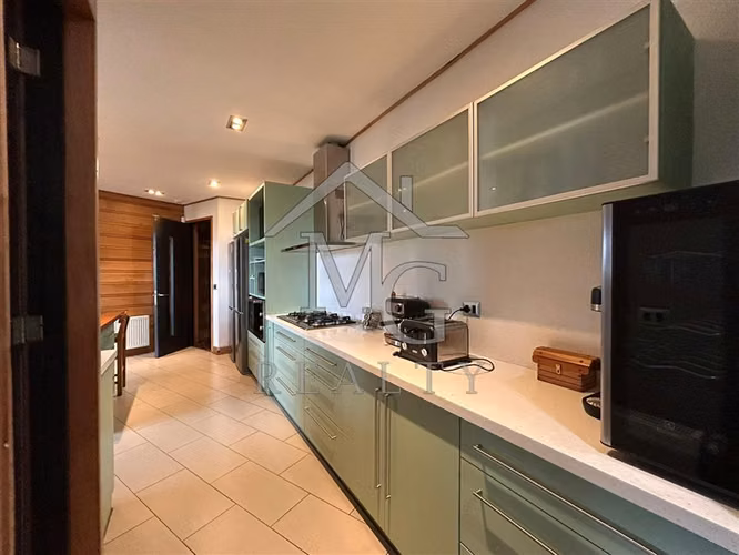 Maravillosa casa en venta de 6 dorm. en lago Panguipulli