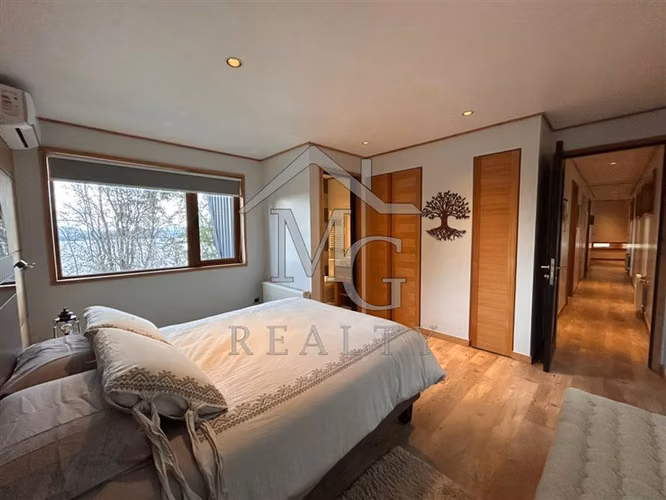 Maravillosa casa en venta de 6 dorm. en lago Panguipulli