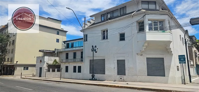 Amplio Local Comercial en arriendo en Providencia