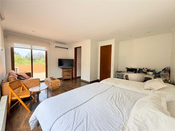 Casa en venta de 4 dorm. en Colina